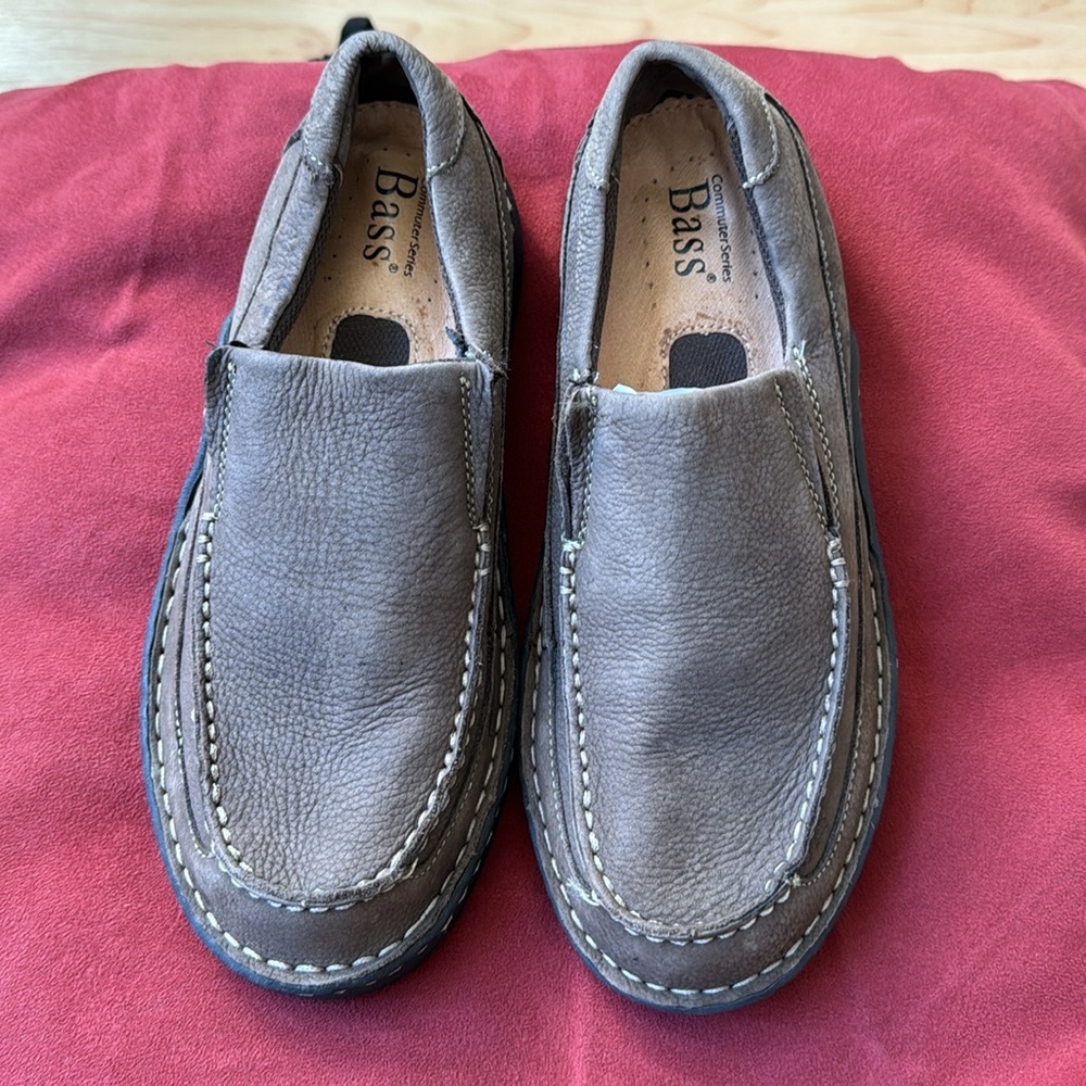 Bass Size 8M Leather slip-on Shoes